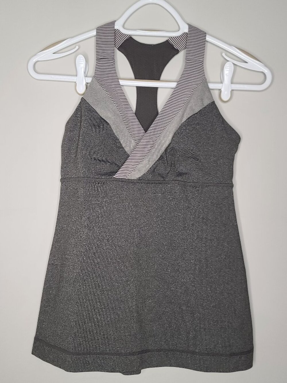 Lululemon Deep Breath Tank Grey Luxtreme Size 6
